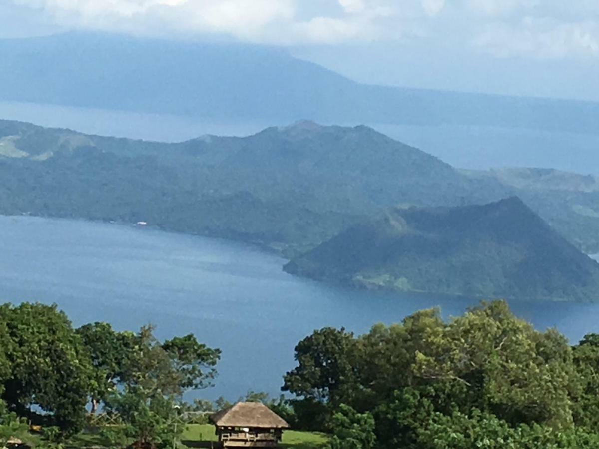 A Breath Taking View Of Taal Lake & Volcano Tagaytay City Εξωτερικό φωτογραφία