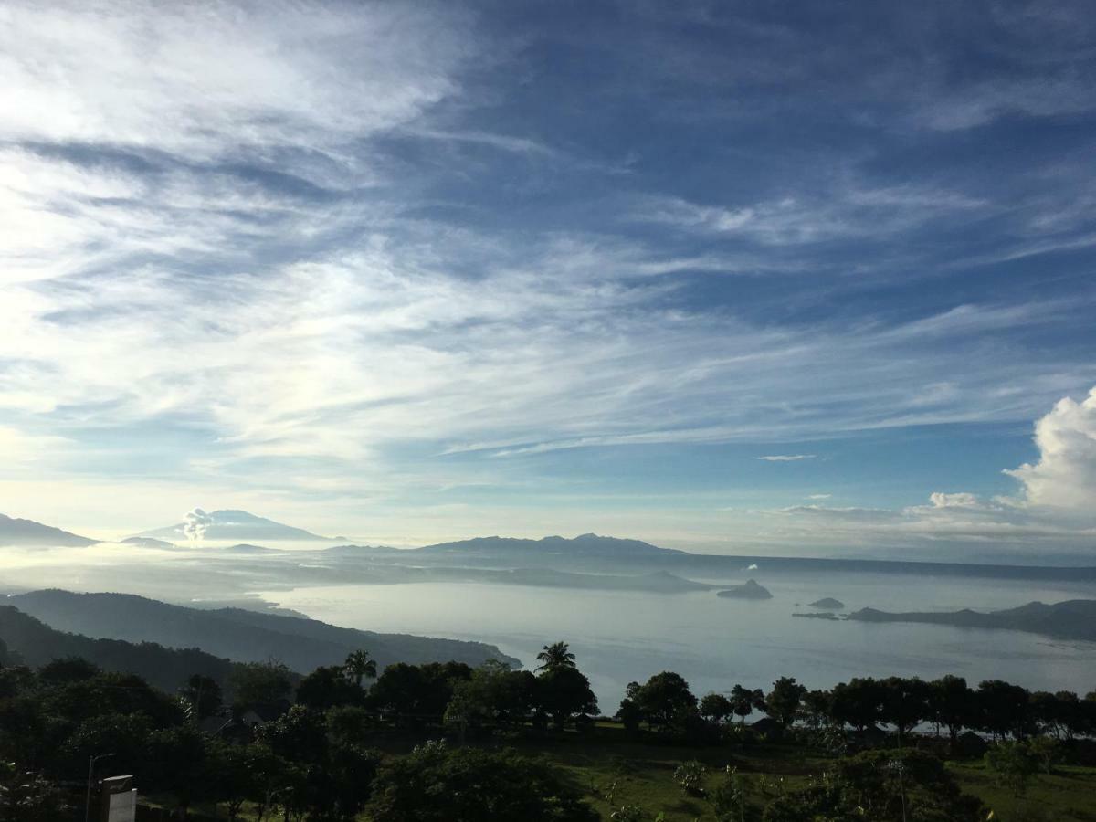 A Breath Taking View Of Taal Lake & Volcano Tagaytay City Εξωτερικό φωτογραφία