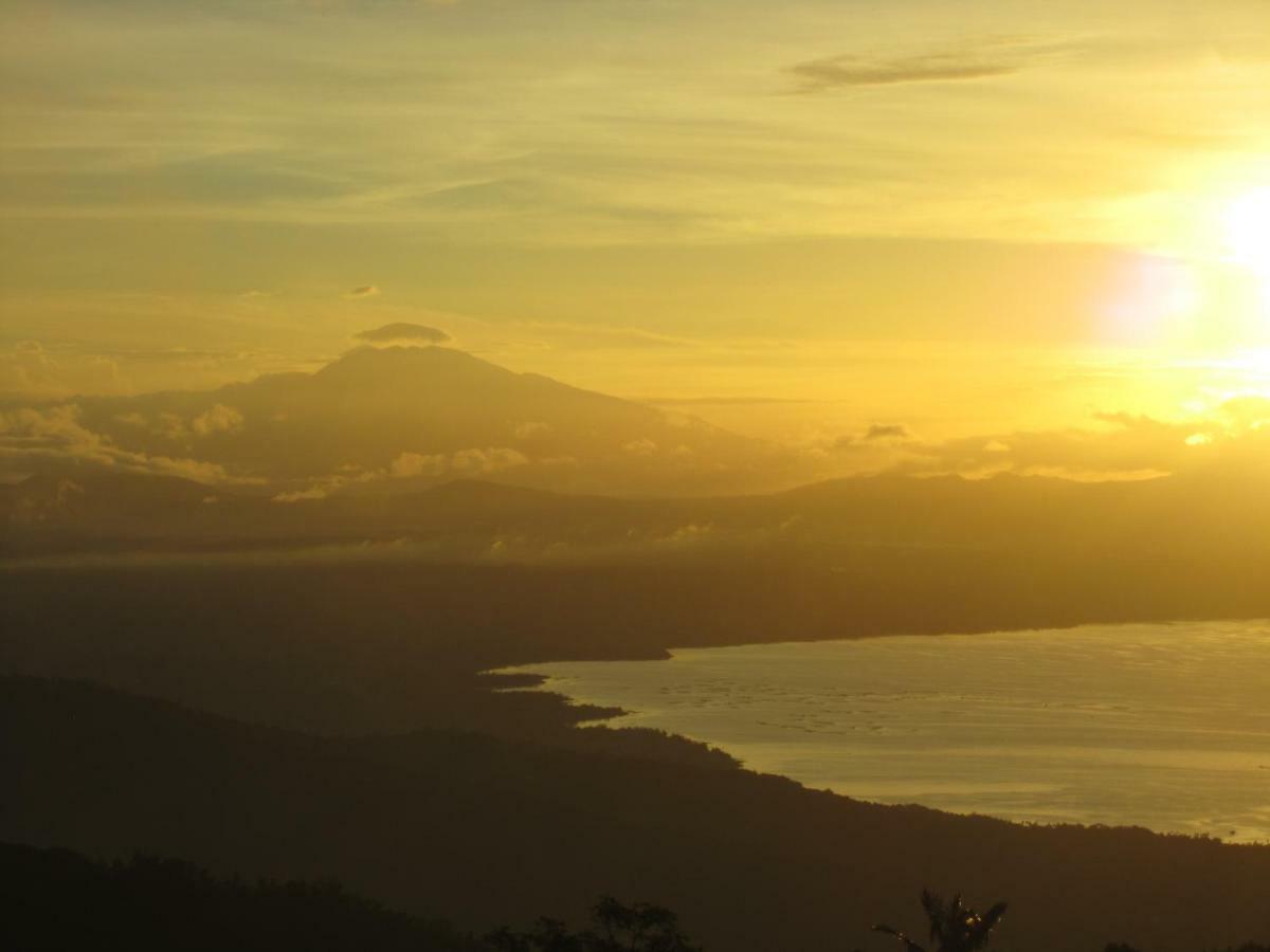 A Breath Taking View Of Taal Lake & Volcano Tagaytay City Εξωτερικό φωτογραφία